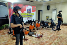 Polisi Tembak Perampok...