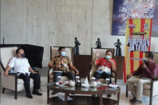 Masih Kesulitan Tarik...