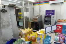 ATM di Minimarket Bekasi...
