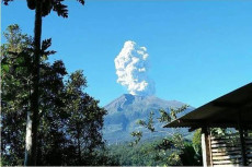 Pagi ini Merapi Semburkan...