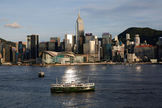 Hong Kong Longgarkan...