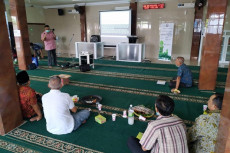 Hindari Jebakan Rentenir,...