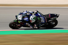 Sukses Marquez Rajai...