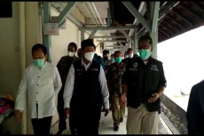 COVID-19 Menggila di...