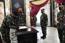 Panglima TNI Pimpin...