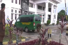 Jadi Tersangka Korupsi,...