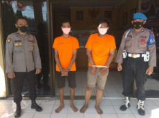 2 Pria di Gresik Nekat...