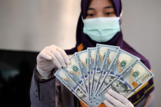 Cadangan Devisa Indonesia...