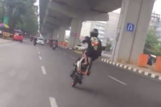 Aksi Freestyle Motor...