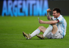 Bawa Argentina Juara,...