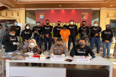 Polisi Tangkap Pembunuh...