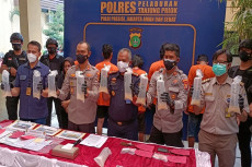 Penyelundup Benur Manfaatkan...