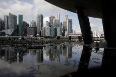 Singapura Geger, Seorang...