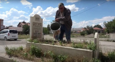 Makam Misterius Tiba-Tiba...