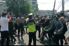 Polisi Tangkap Mahasiswa...