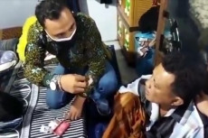 Kakek-kakek di Bangkalan...