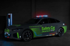 Mobil Listrik BMW i4...