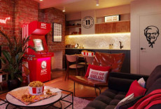 KFC Buka Bisnis Hotel,...