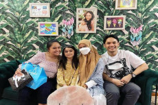Marshanda Posting Foto...