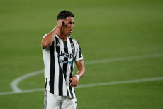 PSG Berambisi Duetkan...