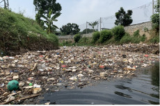 Sampah Sepanjang 700...