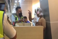 Wanita Seksi Mengaku...