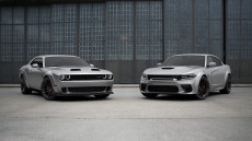 Dodge Charger dan Challenger...