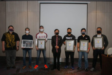 RIOT Pecahkan Rekor...