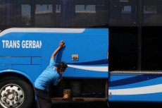 Perum Damri Sudah 75...