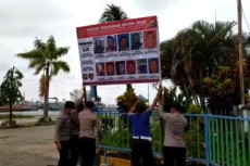 Lakukan Serangan Brutal...