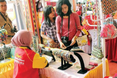 Dukung Ekonomi Kreatif...