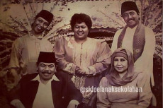 Terkenal Bintangi Si...