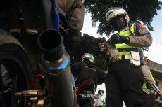 Awas! Knalpot Bising,...
