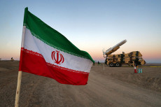 Iran Ancam Perluas Serangan...