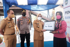 Enam Bank Sampah di...