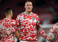 Phil Jones Kembali,...