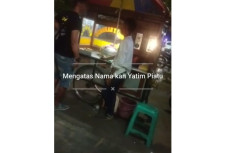 Minta Sumbangan Atas...