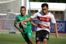 Liga 1 2021/2022: Benturan...