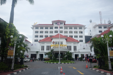 Masih Nganggur di Usia...