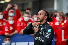 Sudah Usia Lanjut, Hamilton...