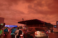Ada Pemasangan Girder...