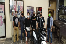 Coba Kabur dan Melawan...