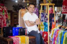 Usaha Batik Lokal Khas...
