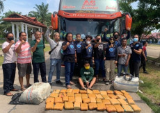 Selundupkan Ganja 45...