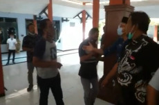 Memalukan Dialog Bupati...