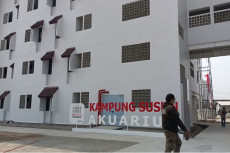Warga Kampung Susun...