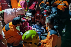 Diputus Cinta, Pemuda...