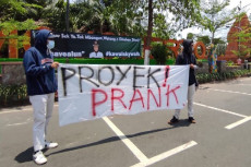 Proyek Alun-alun Kota...