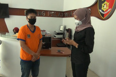Jual Istri yang Sedang...