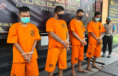 Kakak Beradik Spesialis...